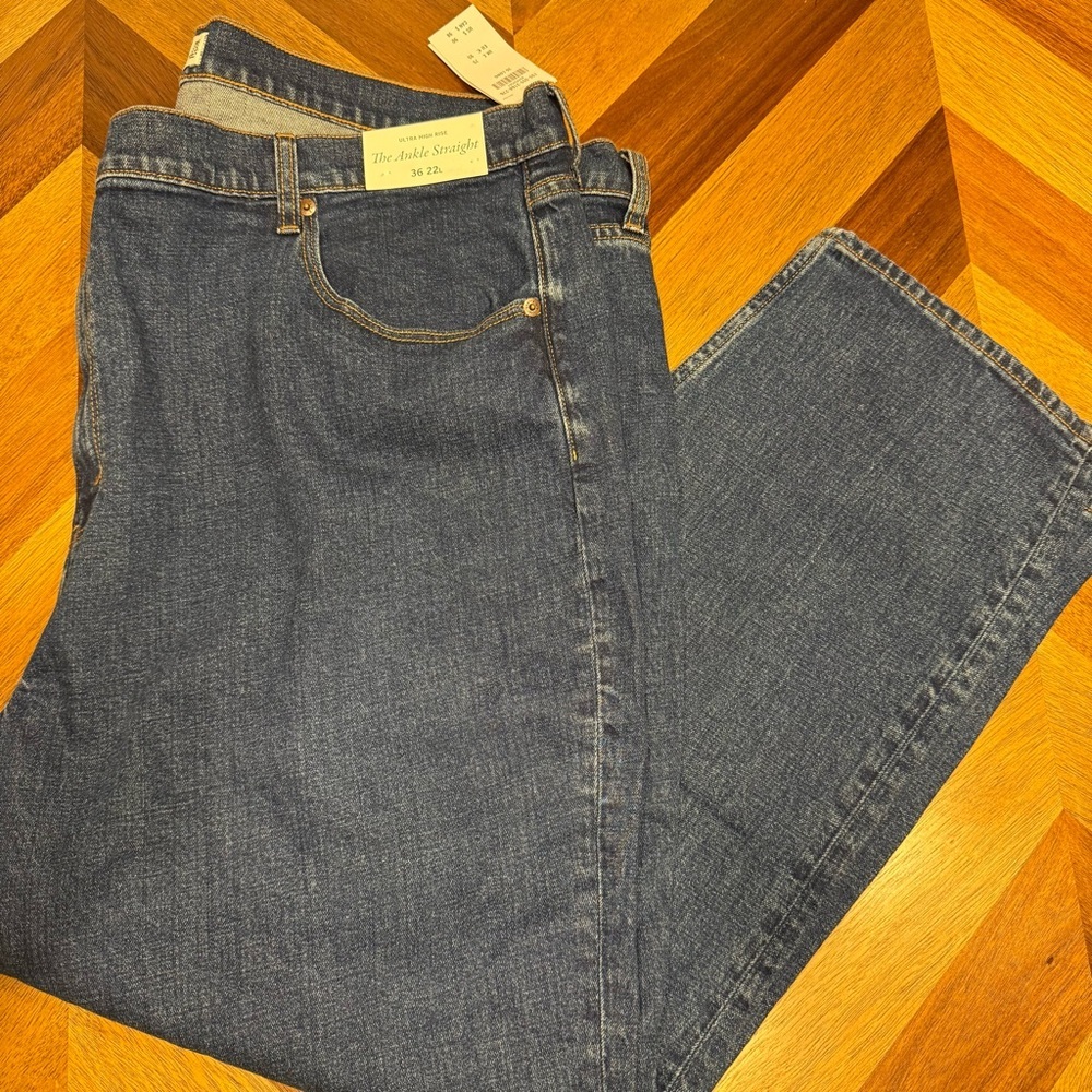 Abercrombie & Fitch Ultra High Rise Ankle Straight Blue Jeans new with tag